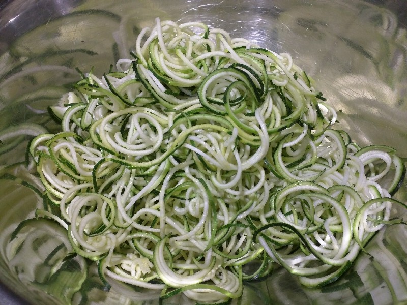 How to Make Veggie Noodles (Zoodles)
